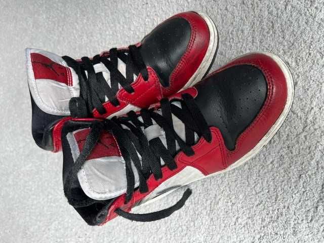 Sapatilhas Originais Nike Air Jordan 1 Mid retro para rapaz