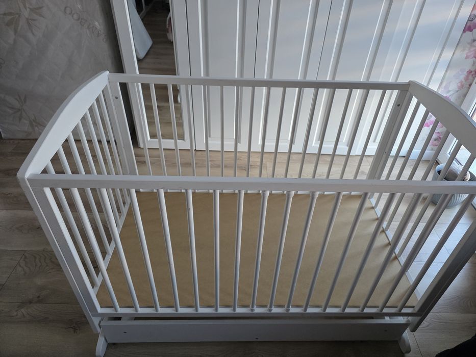 Łóżeczko z funkcją kołyski z materacem Rücken 120 x60