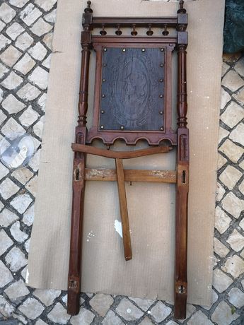 Parte de cadeira para restauro