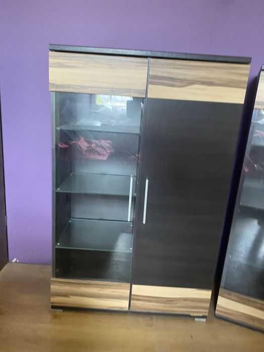 Wiszące meble do salonu