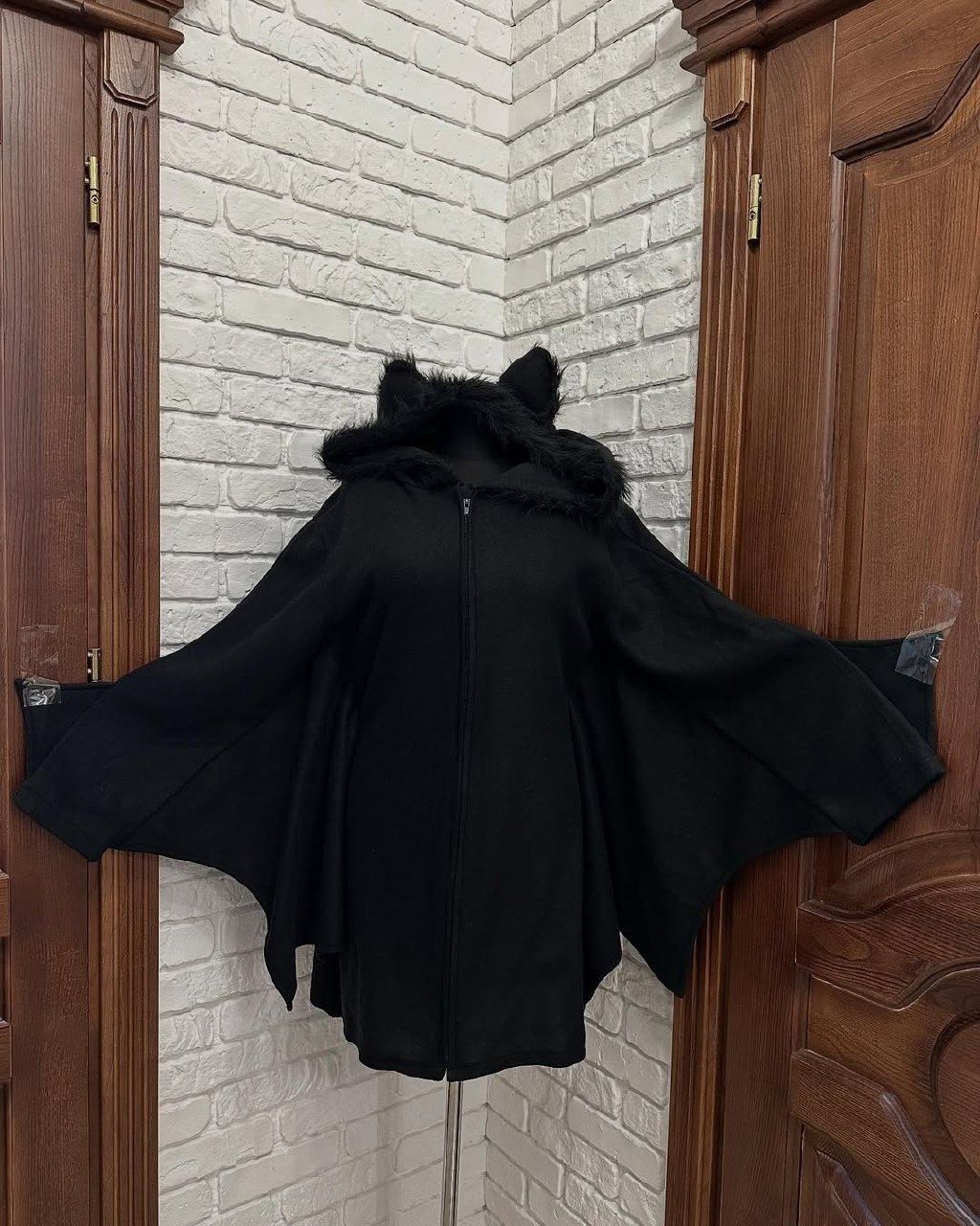 Чорна кофтинка кажан, готична