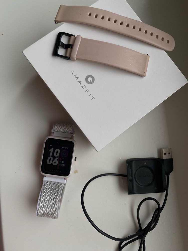 Amazfit bip s смарт годинник