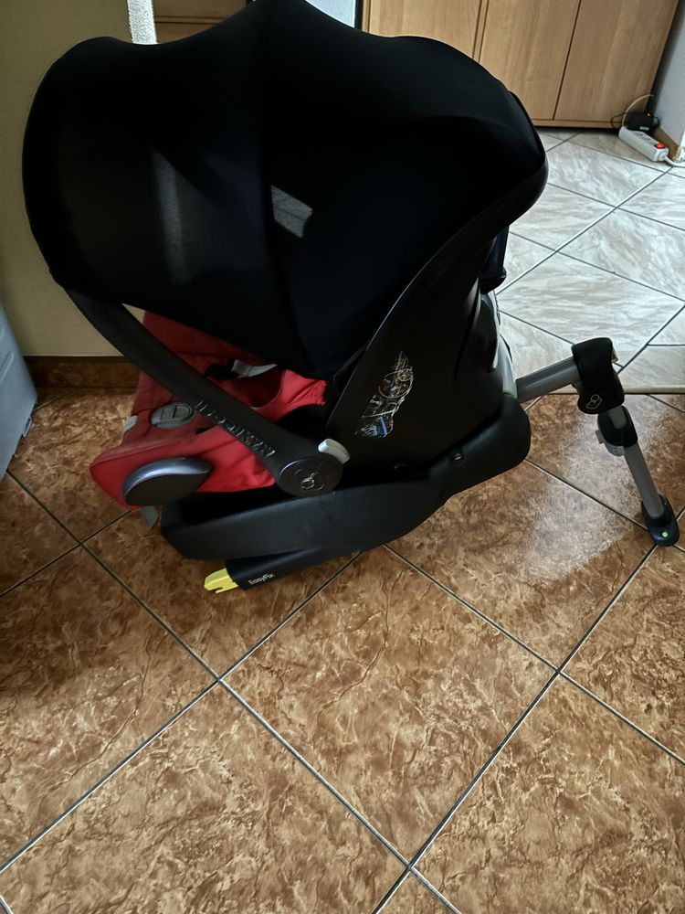 Nosidelko MAXI COSI z baza isofix