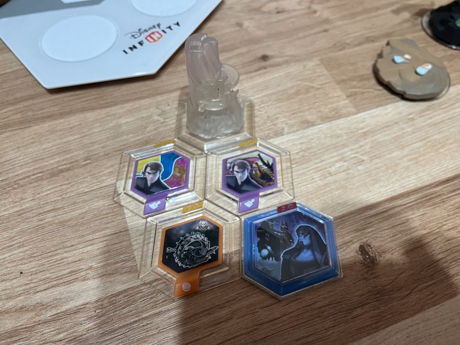 Disney Infinity 13 figurek + 5 GRATIS