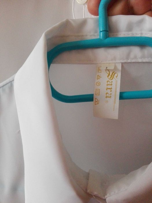 Nowa - biała z efektowną aplikacją, sztuczny jedwab, L/XL