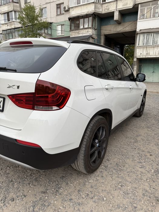 Bmw x1 2011 2.0 автомат