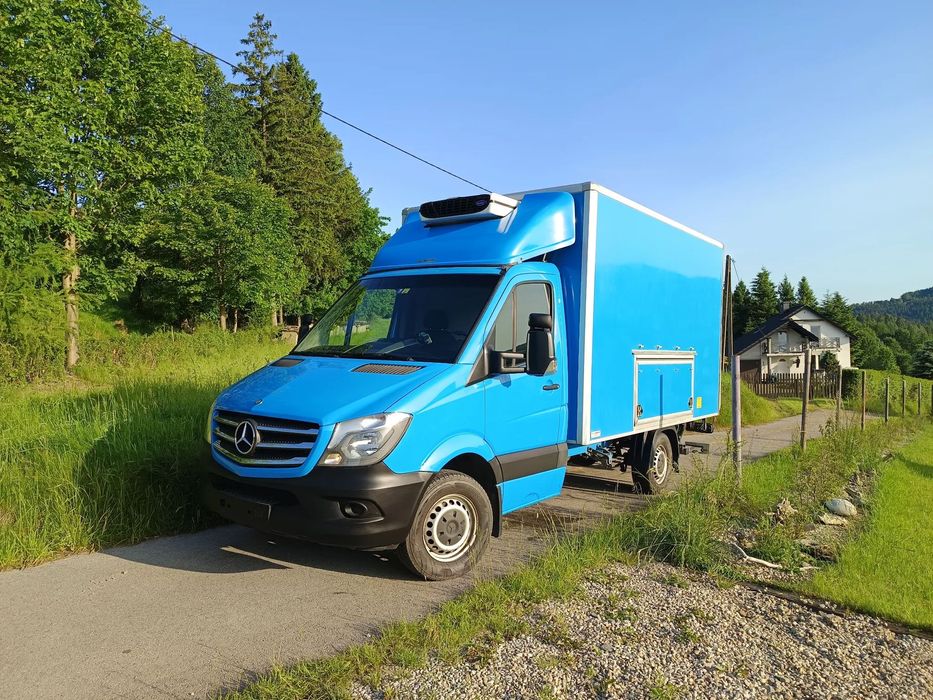 Mercedes-Benz Sprinter 316 CDI  Mercedes-Benz Sprinter 316 CDI Chłodnia + Winda. Idealny stan.