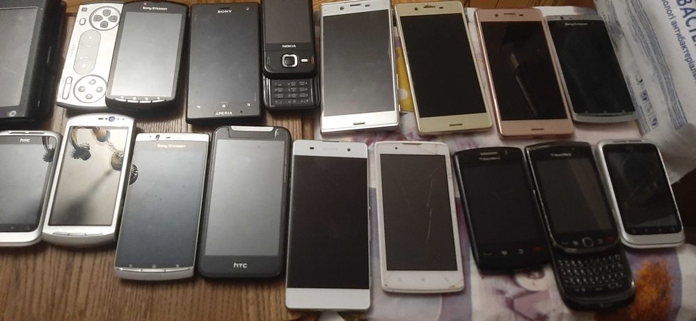 разные мобилки сони нокия соони сониэриксан ленова блакбери дуги хтц