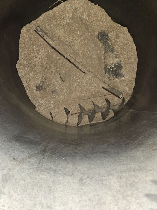 Podajnik do trocin  peleciarka