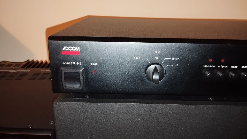 Vendo pré amplificador ADCON  GFP 345