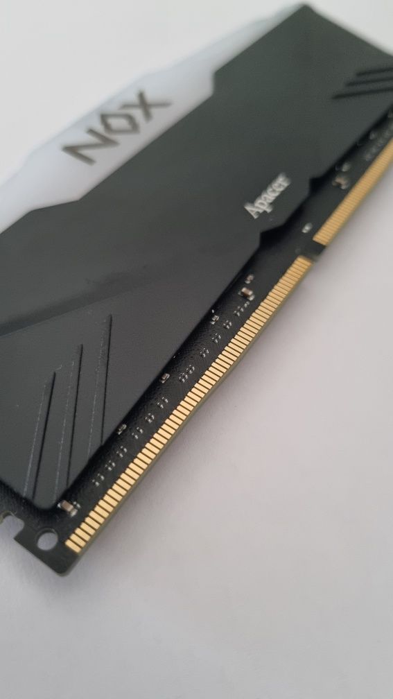 Pamięć RAM 16GB, DDR4, 3200, CL16, RGB