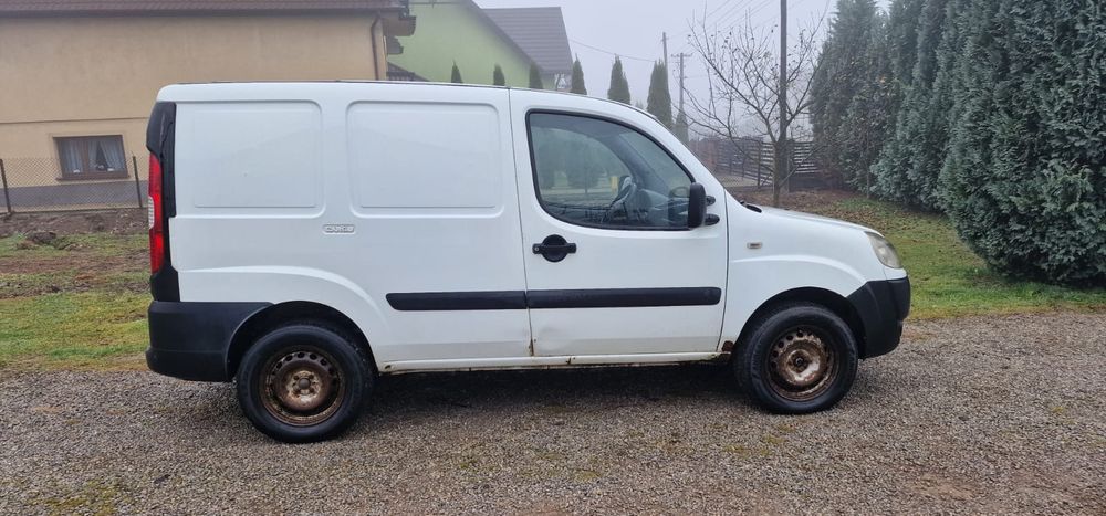 Fiat Doblo 1.3 diesel blaszak hak (nie berlingo combo kangoo Partner)
