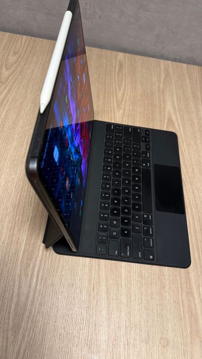 iPad Pro 12.9 (2020) + Apple Pencil 2 Gen + Magic Keyboard