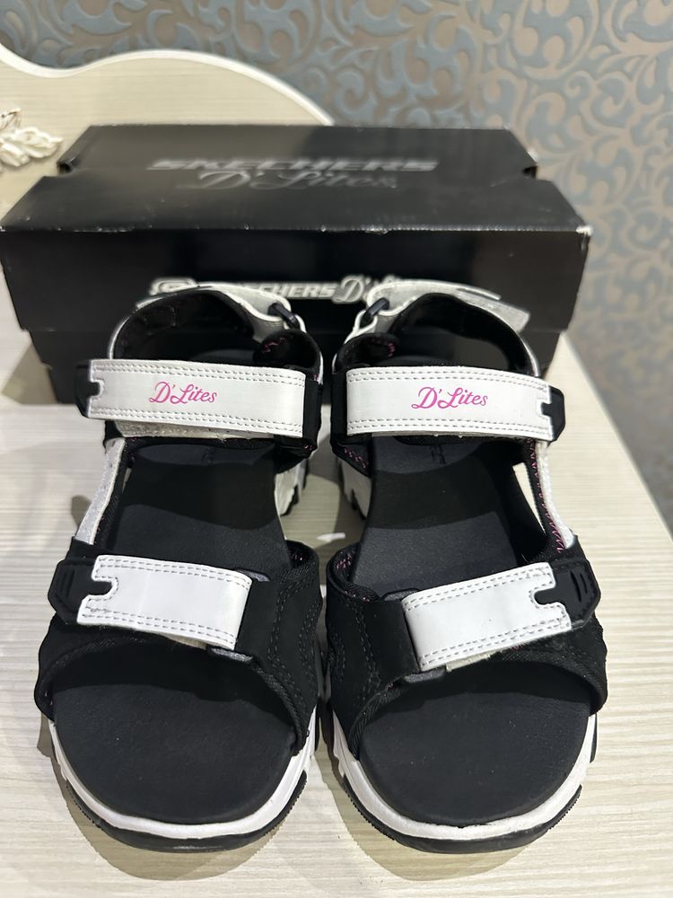 Skechers р 30 (20 см ) босоніжки НОВІ