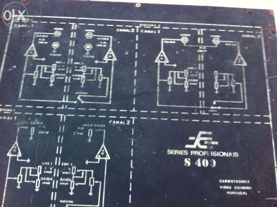 P.a. Profissional Constituido Por 1 Amplificador E 4 Colunas De 800 Wa