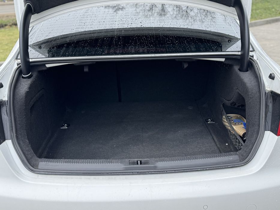 Продам Ауди А 4 Б8