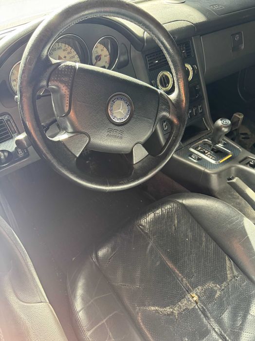 Mercedes SLK de 1998 para peças