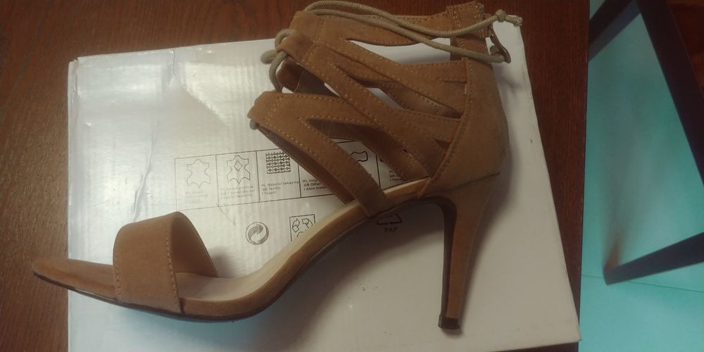 Buty damskie VICES (beżowe, rozmiar 39)