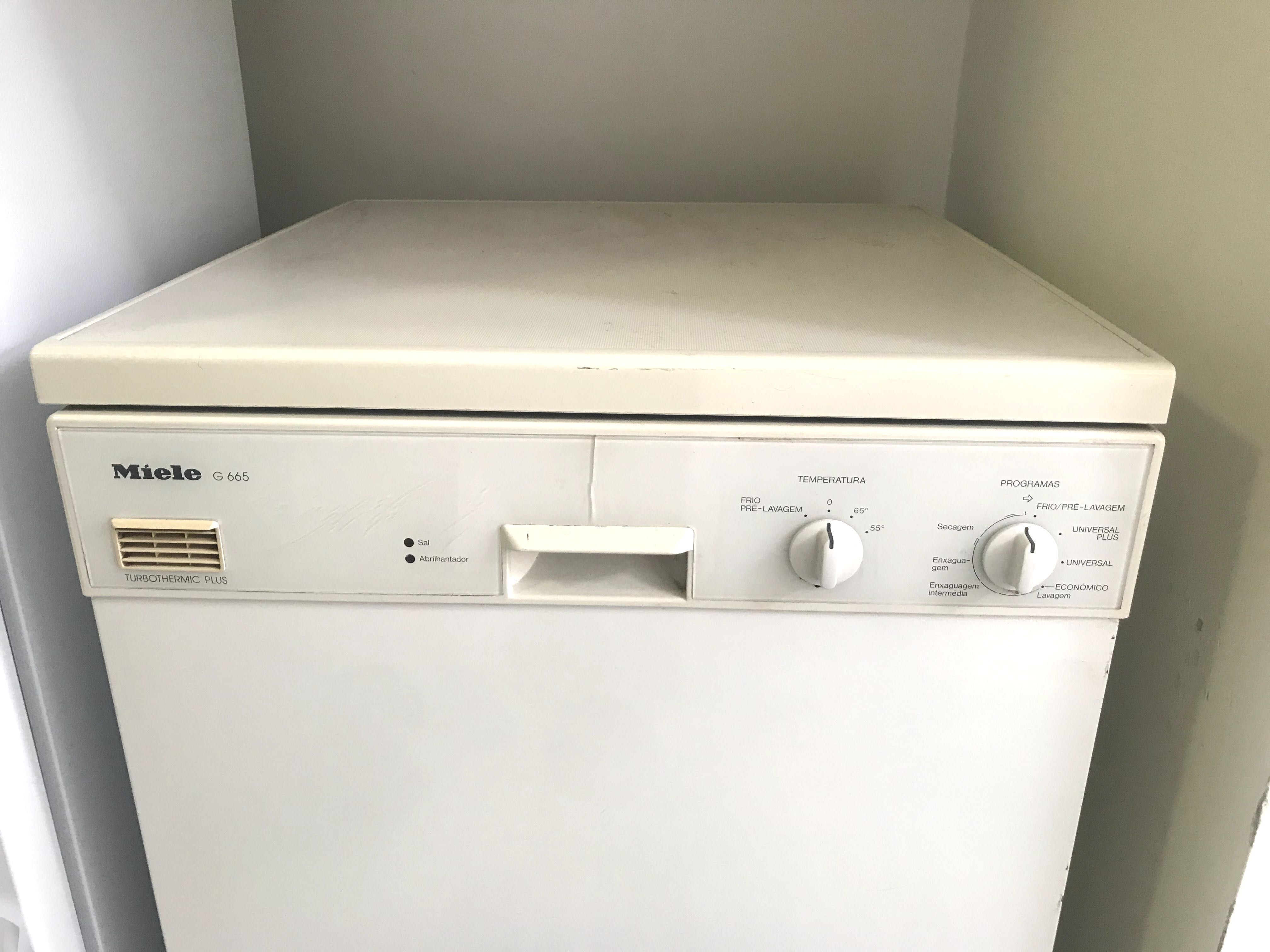 Máquina de lavar loiça Miele