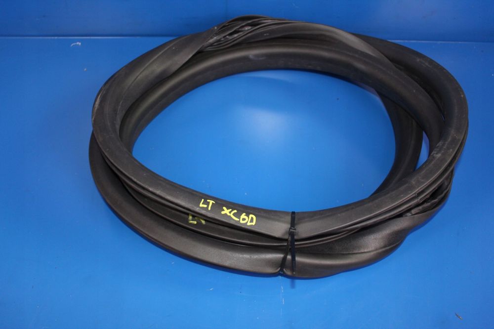 VOLVO XC60 08- USZCZELKA DRZWI LEWY TYŁ TYLNA