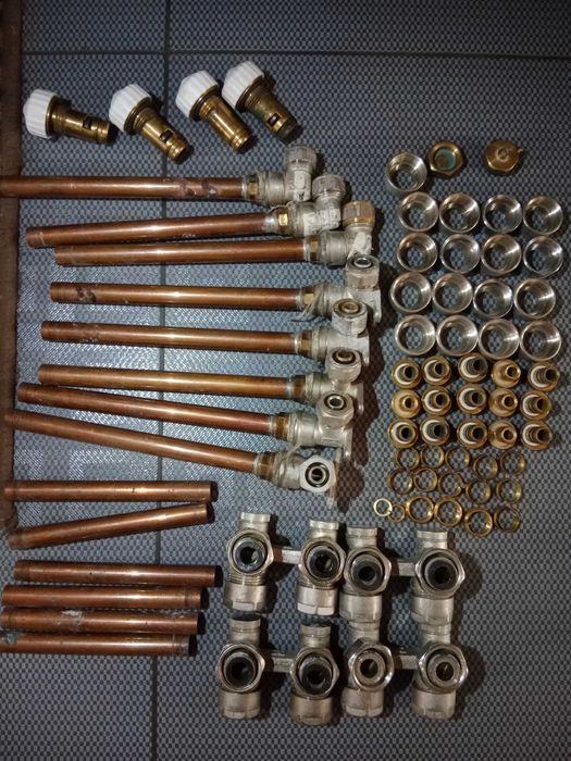Zestaw podłączeniowy do grzejników, miedziany.