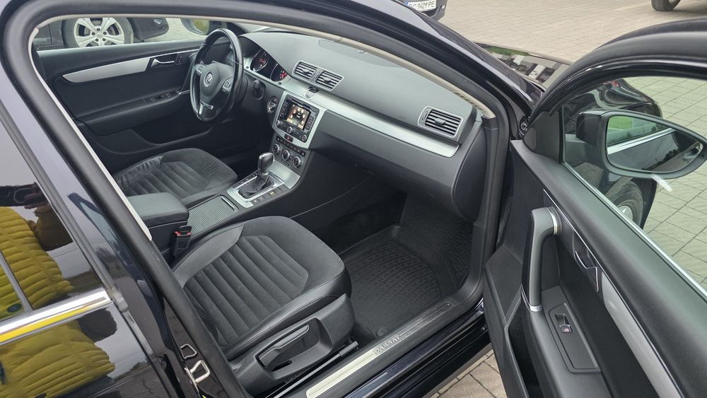 Volkswagen Passat B7 2.0TDI DSG Highline 2011