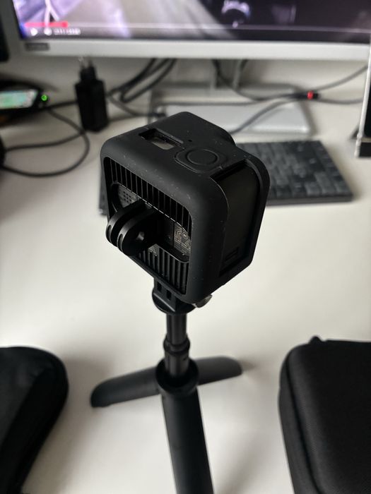 GoPro HERO11 Black Mini Kamera sportowa 4K statyw selfiestick etui