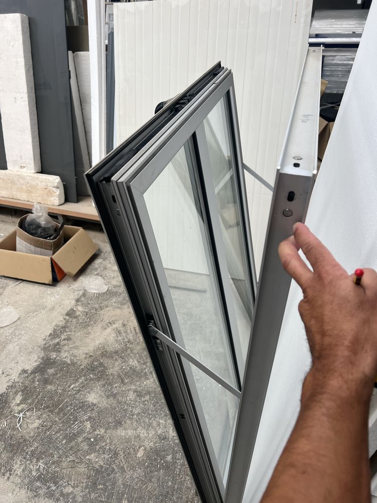 Janela de Aluminio Nova
