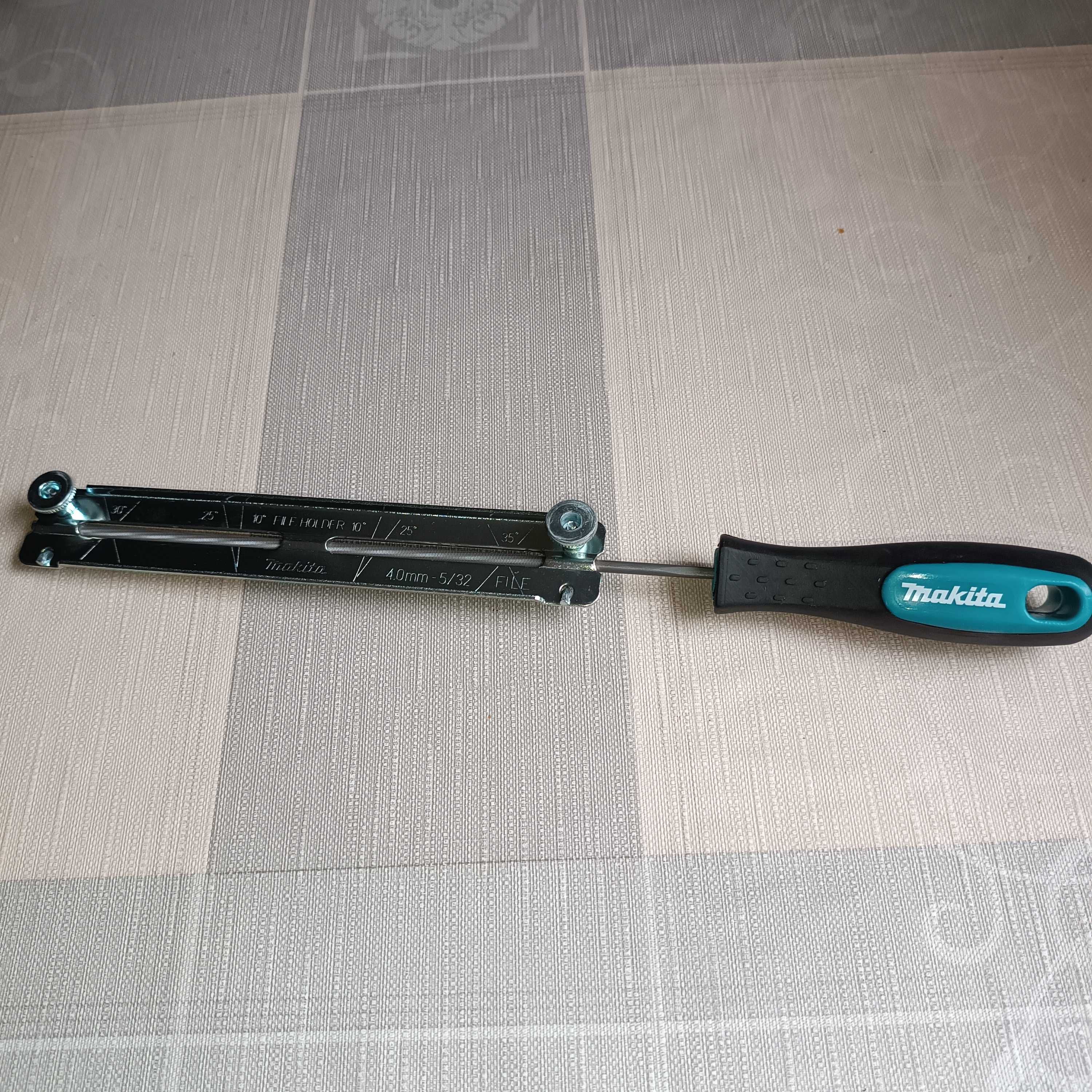 Makita D-70948 Pilnik okrągły 4,0mm z uchwytem