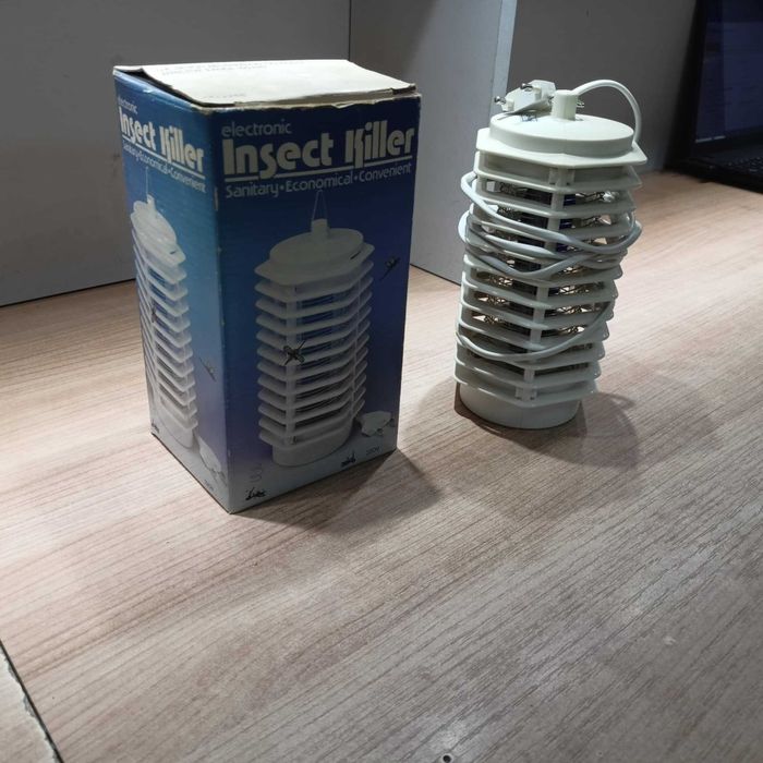 Lampa Owadobójcza UV Pułapka na Owady Jak nowa