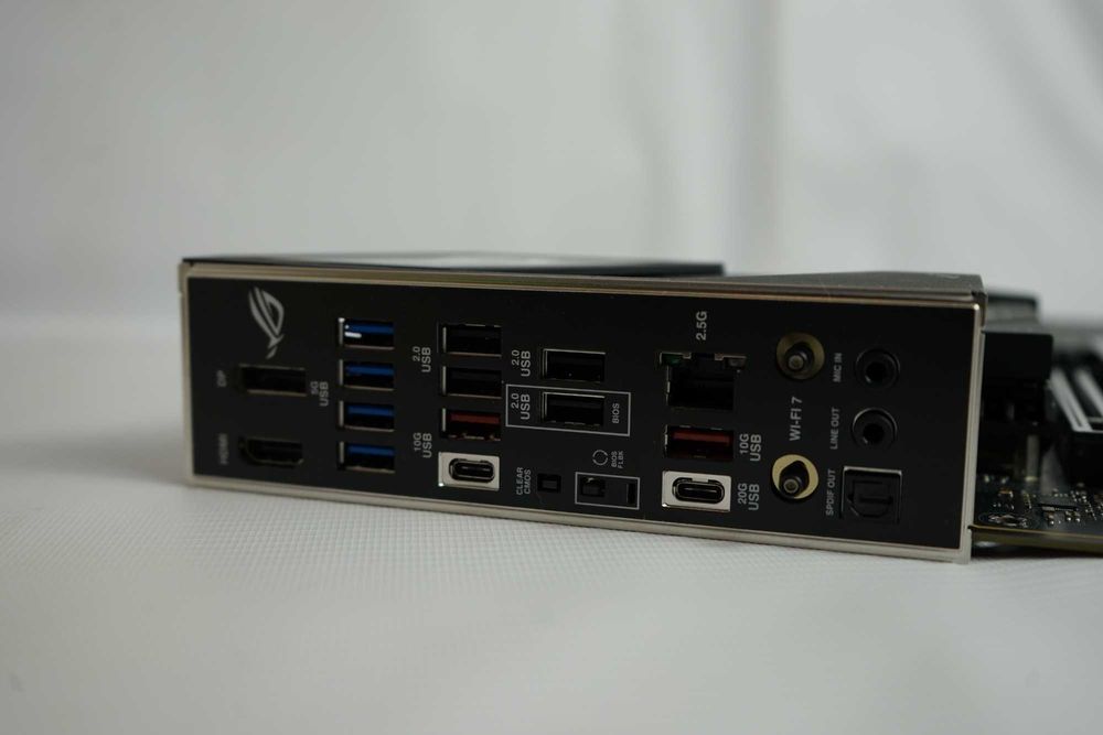 Материнська плата ASUS ROG Strix B850-F Gaming Wi-Fi