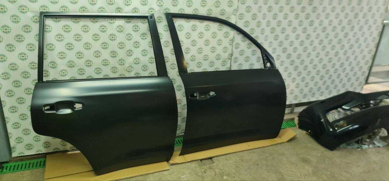 Дверь  Land Cruiser 200 рестайлинг и дорест