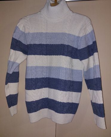 Продам мужской вязанный,теплый свитер 46 размера