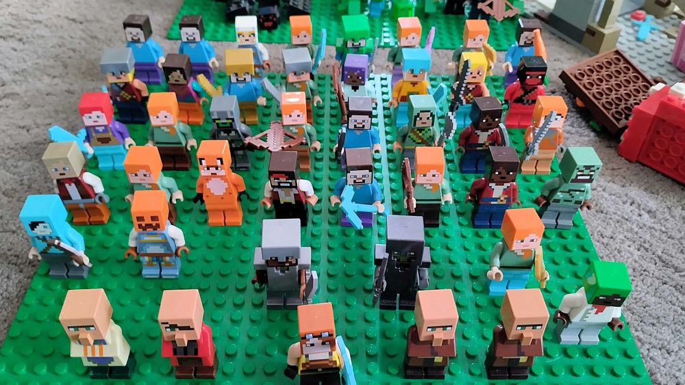 LEGO Minecraft zestawy ponad 100 figurek