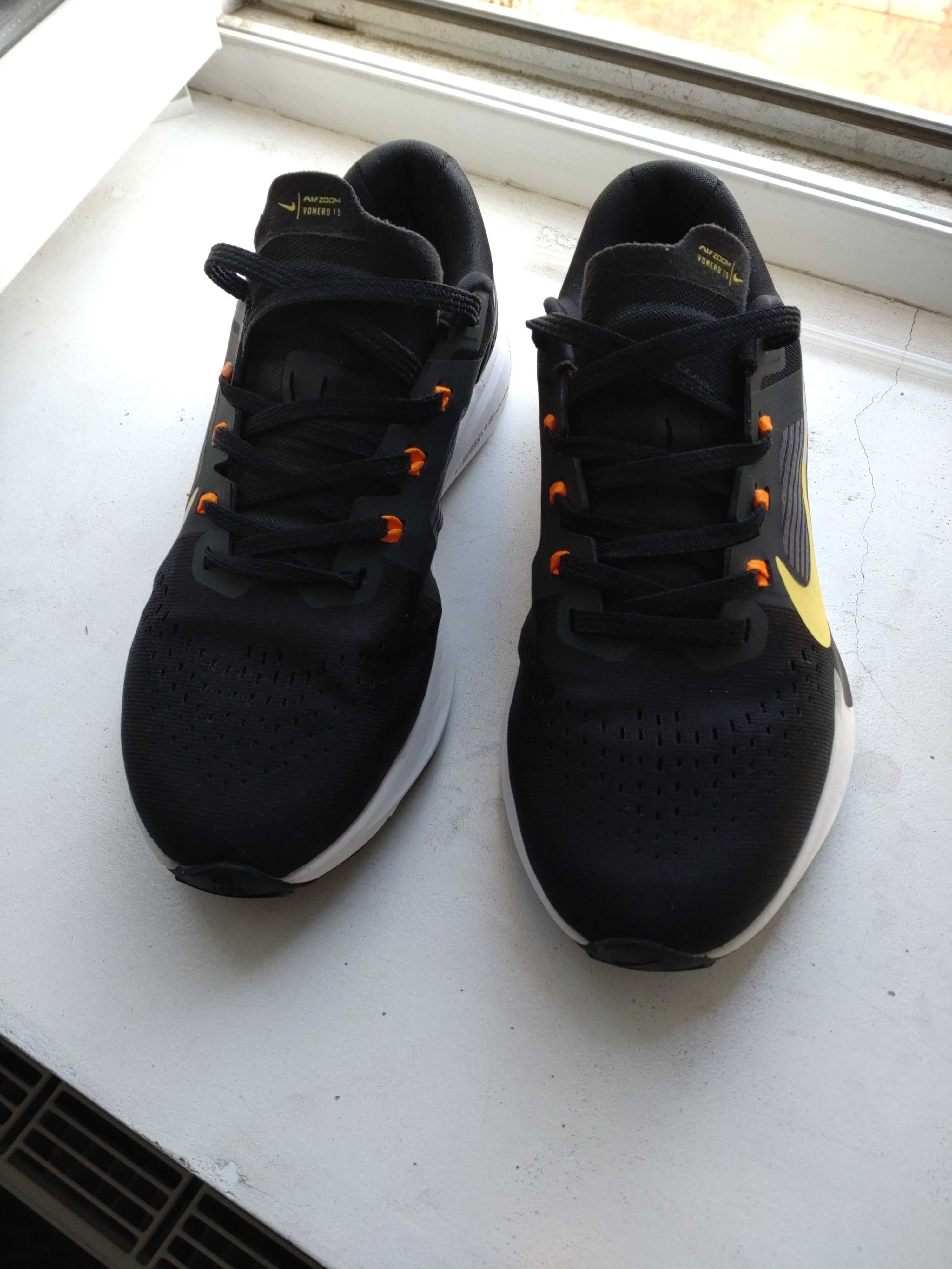 NIKE Air Zoom Vomero 15 Black/Lemon