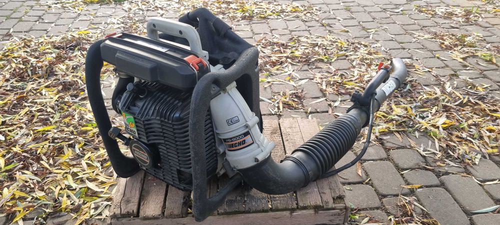 Dmuchawa spalinowa do liści śnigu