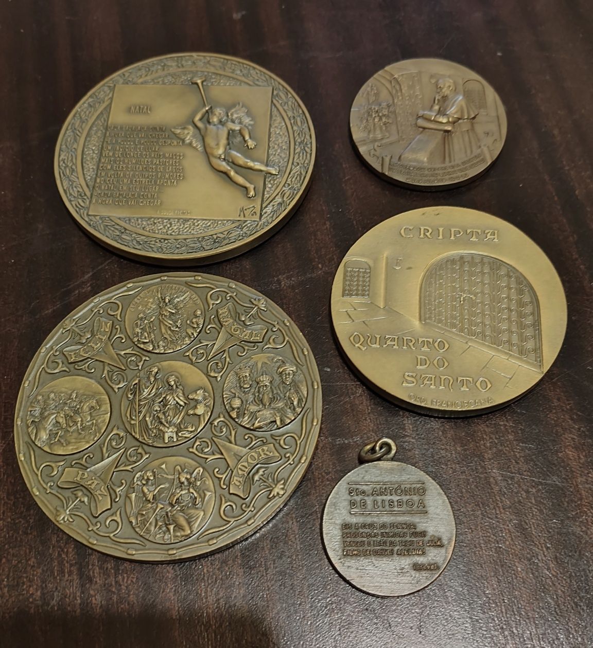 Medalhas várias escritores e religiosas