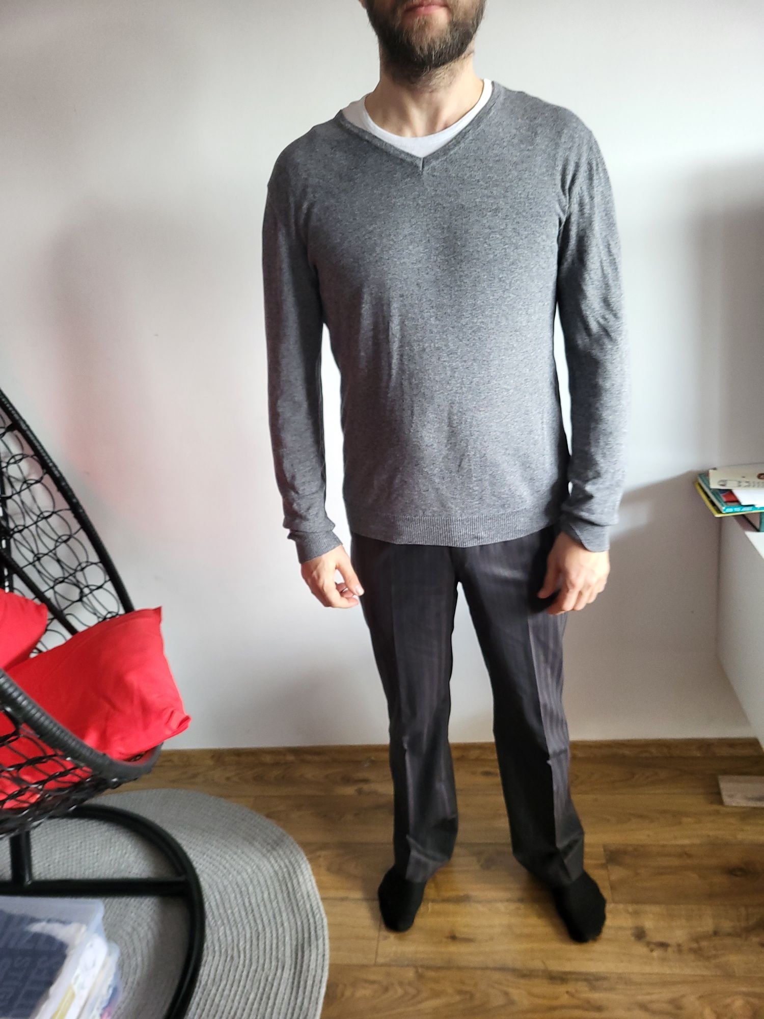 Sweter szary  lekki w serek H&M L męski