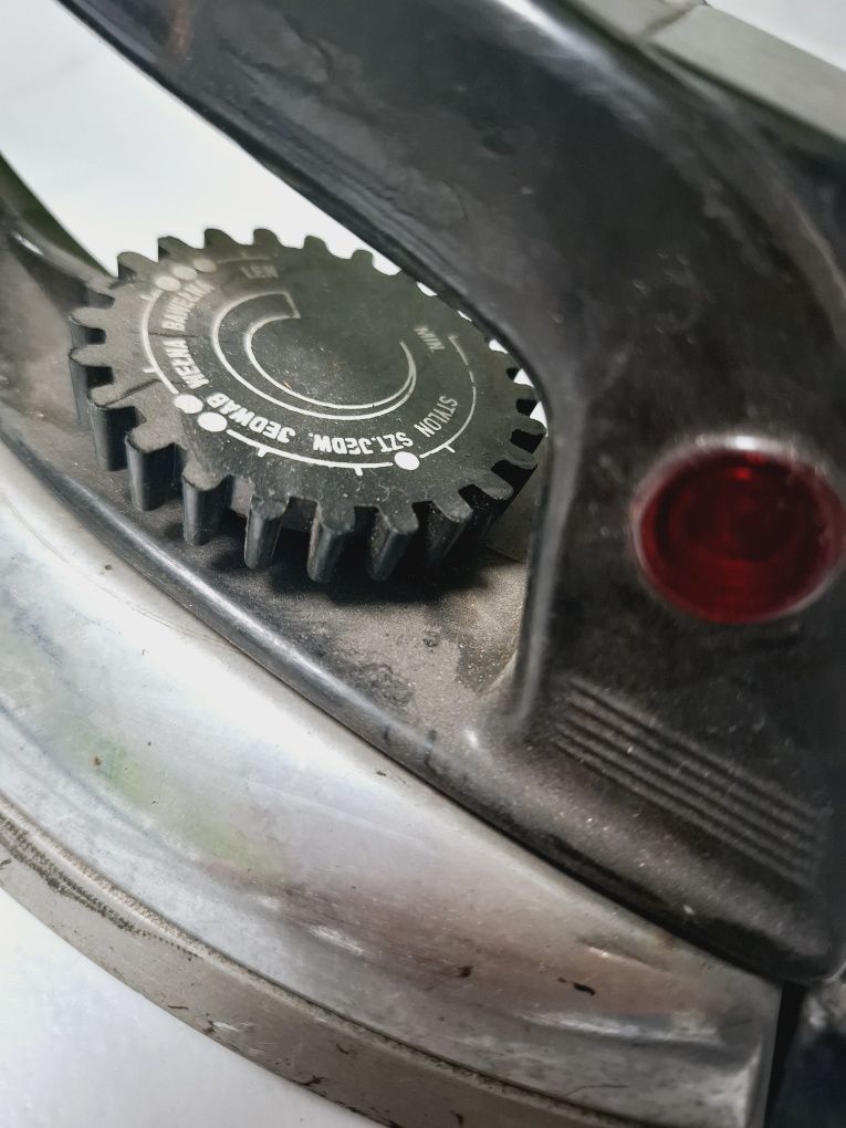 Żelazko Predom Dezamet klasyk 750 w klasyk PRL C 28