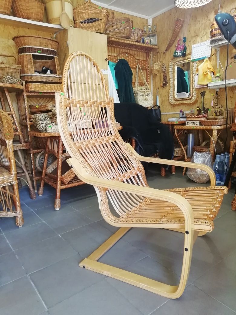 Кресло плетеное из лозы