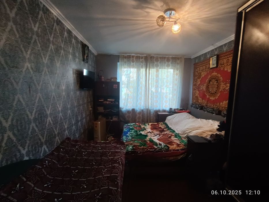 В Продажу  2- кімн  1 поверх