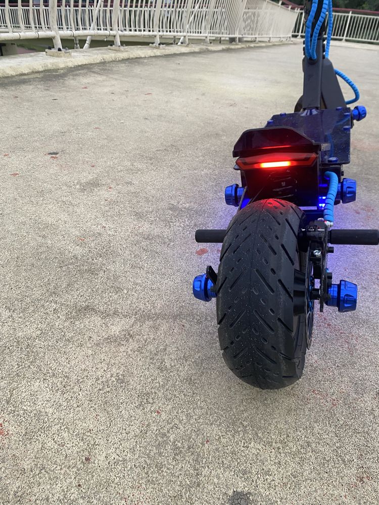 Kukirin G4 custom mocno doinwestowany