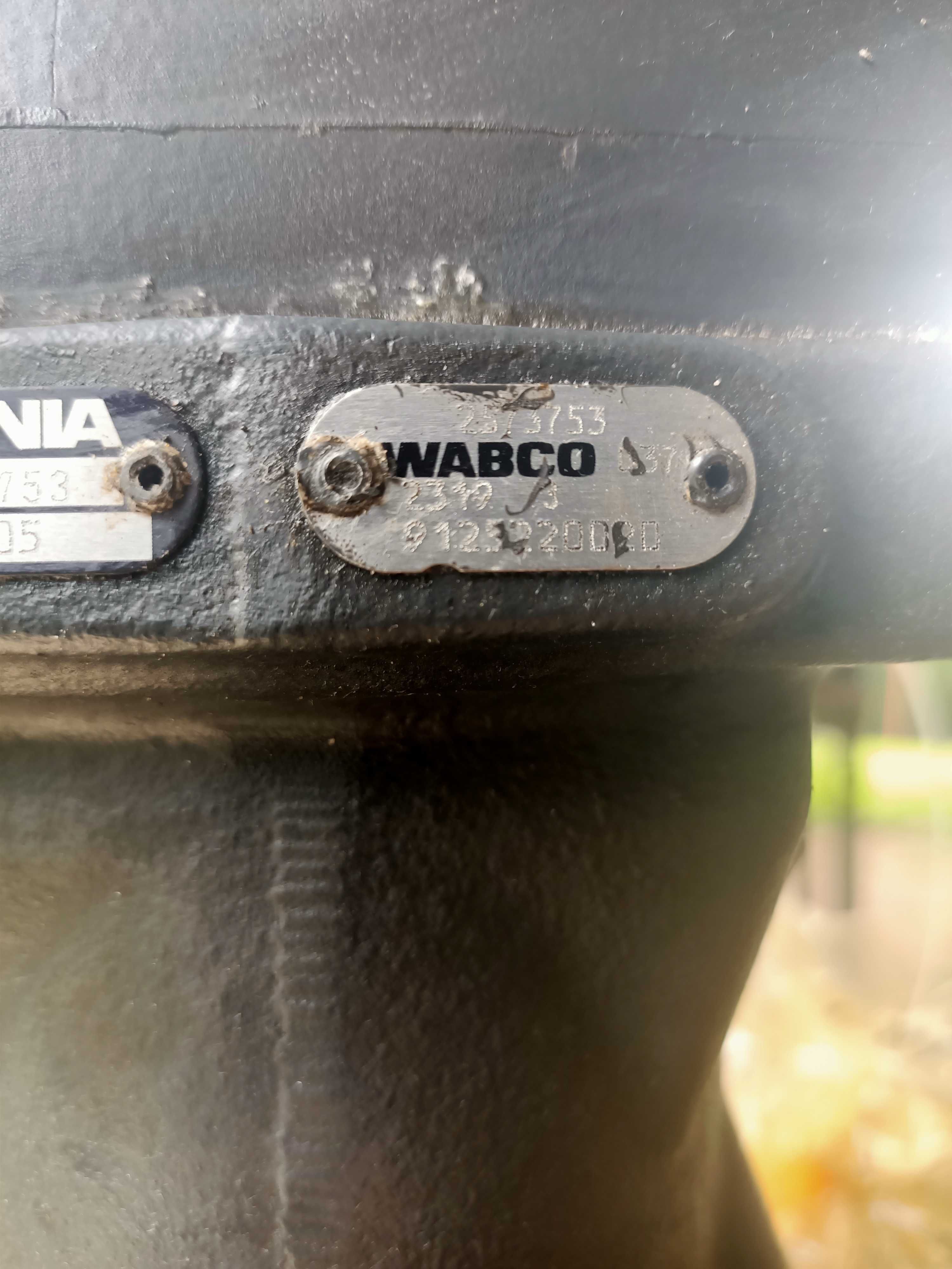 Sprzedam używaną sprawną sprężarkę od Scanii S500
