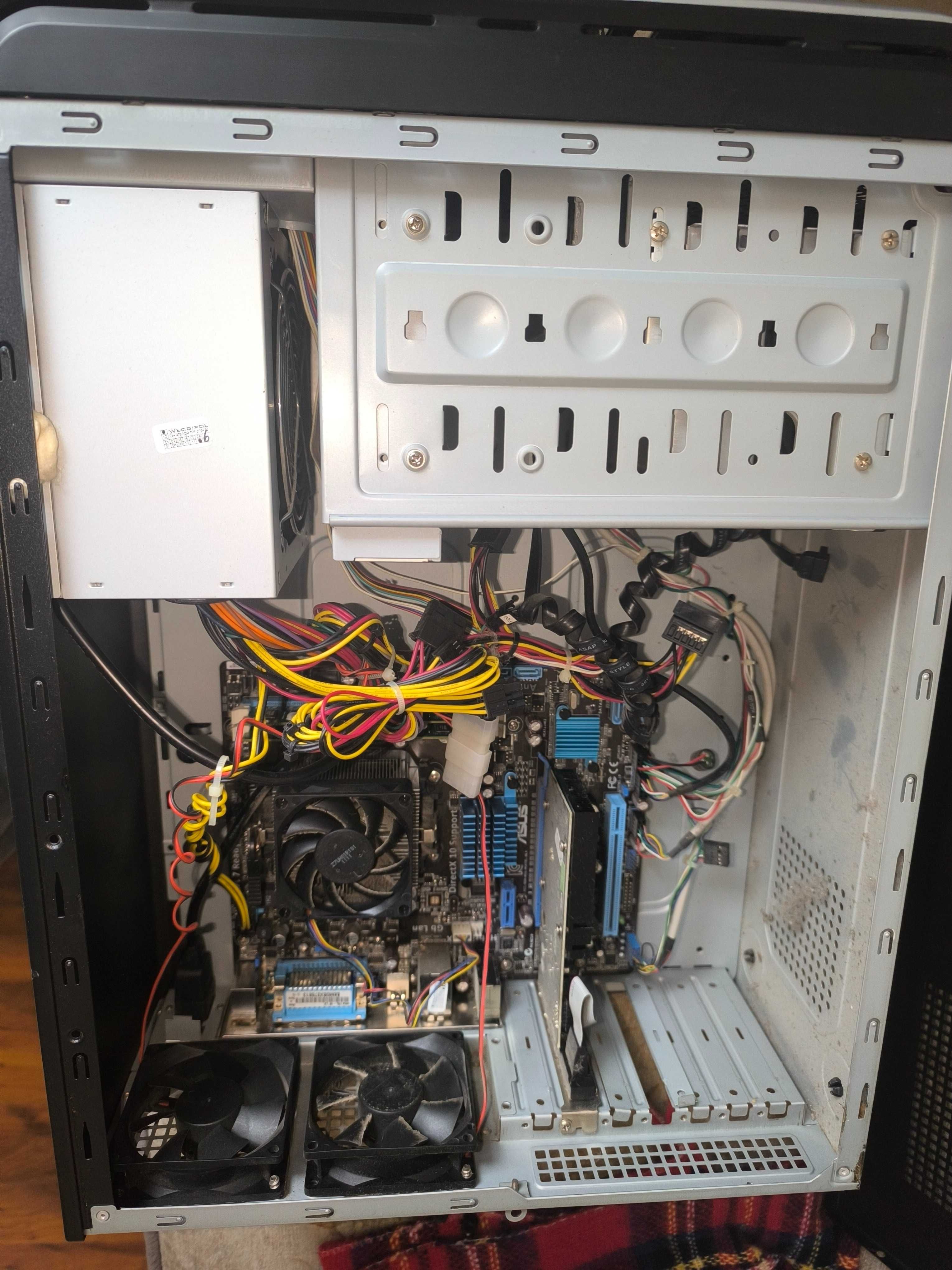 Monitor LG W2252S -PFT + komputer PC