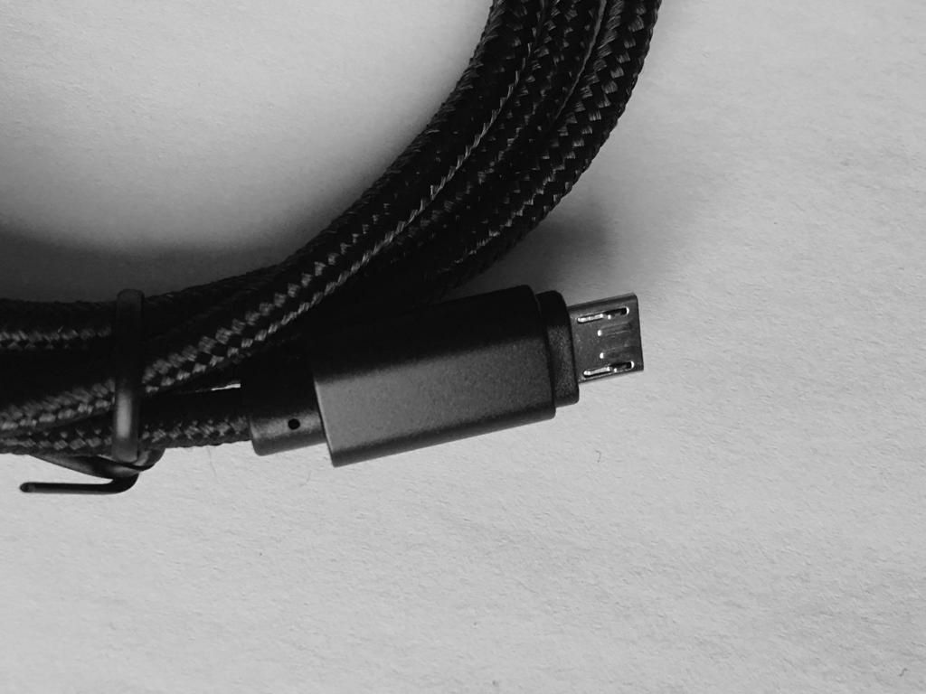 Cabo Micro USB em Nylon Resistente e Alta Qualidade Carrega Rápido 1M