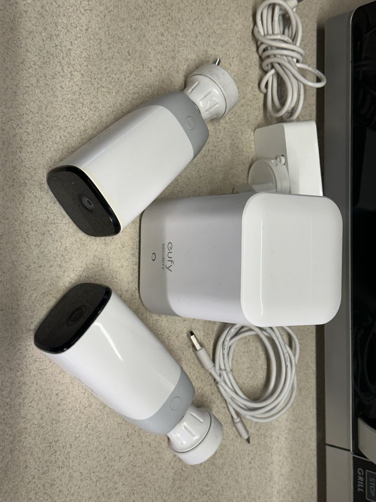EufyCam 2 Pro zestaw dwóch kamer i stacji bazowej