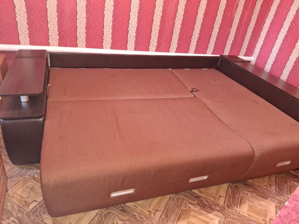 Продам уголок диван
