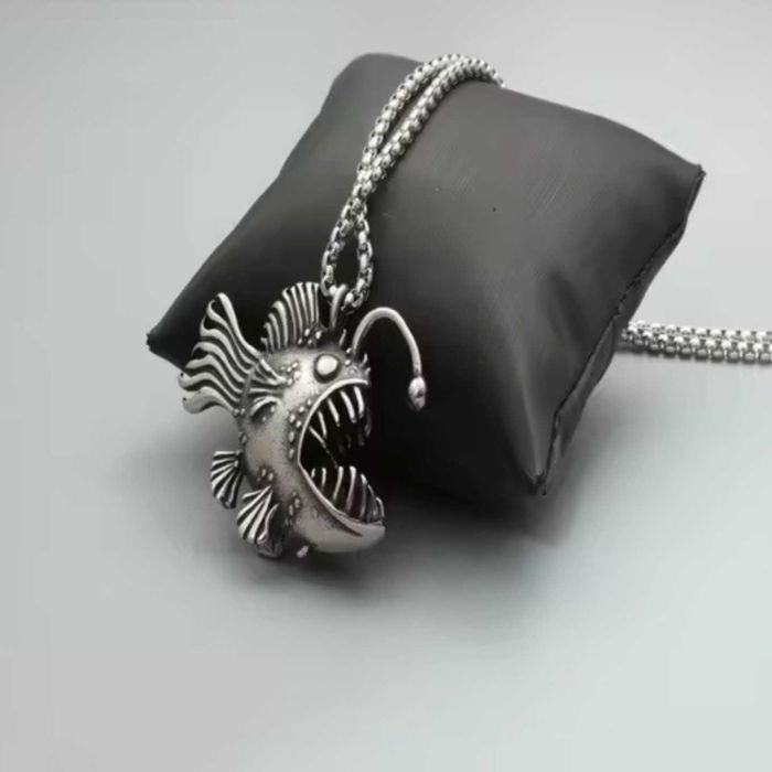 Украшение унисекс "Рыба-удильщик"