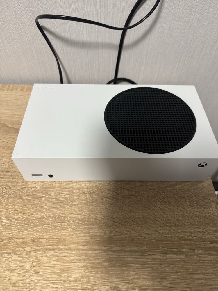 Продам ігрову приставку Microsoft xbox series s 512gb