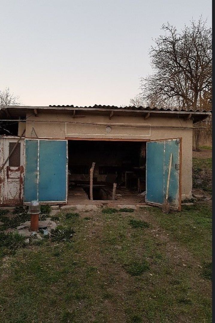 Будинок з великою ділянкою у селі Богданівка